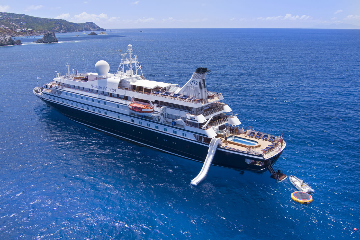 Marine-Grade Luxury Decorative Lighting: Elevating Yachts and Cruise Ships with Style and Durability