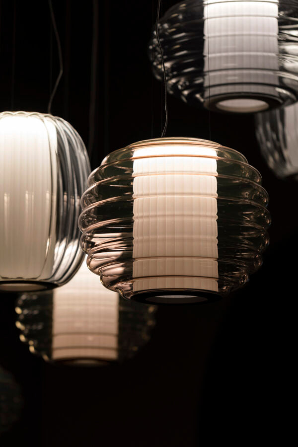 Contardi Alma suspension Nova - Champagne Frame - Amber glass Diffuser - White fabric plisséInside diffuser