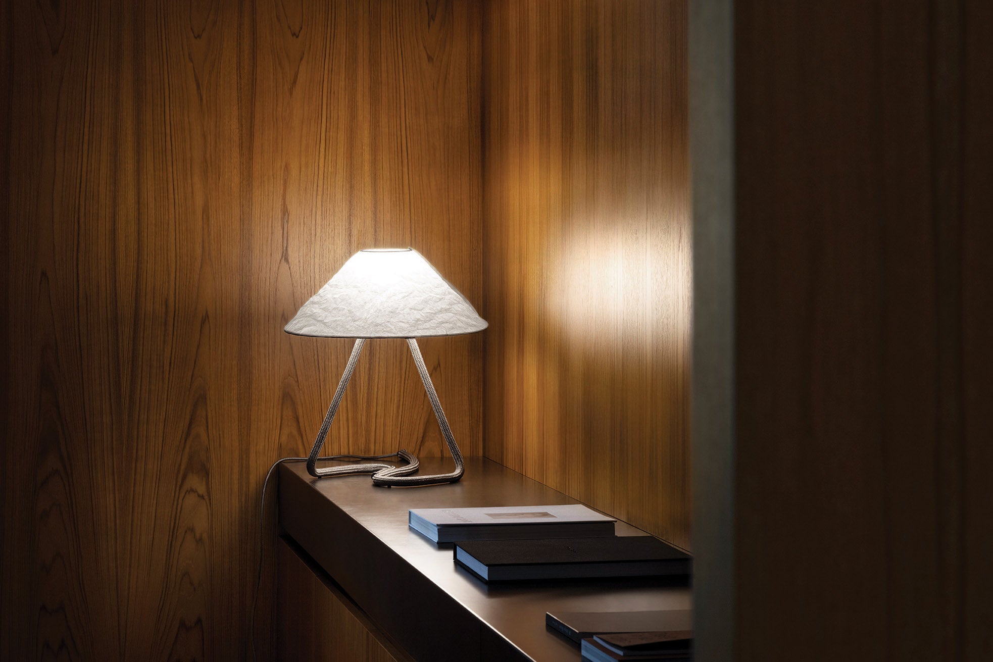 Contardi Hat Table Lamp - Tyvek Diffuser - Graphite Gray Rope Frame