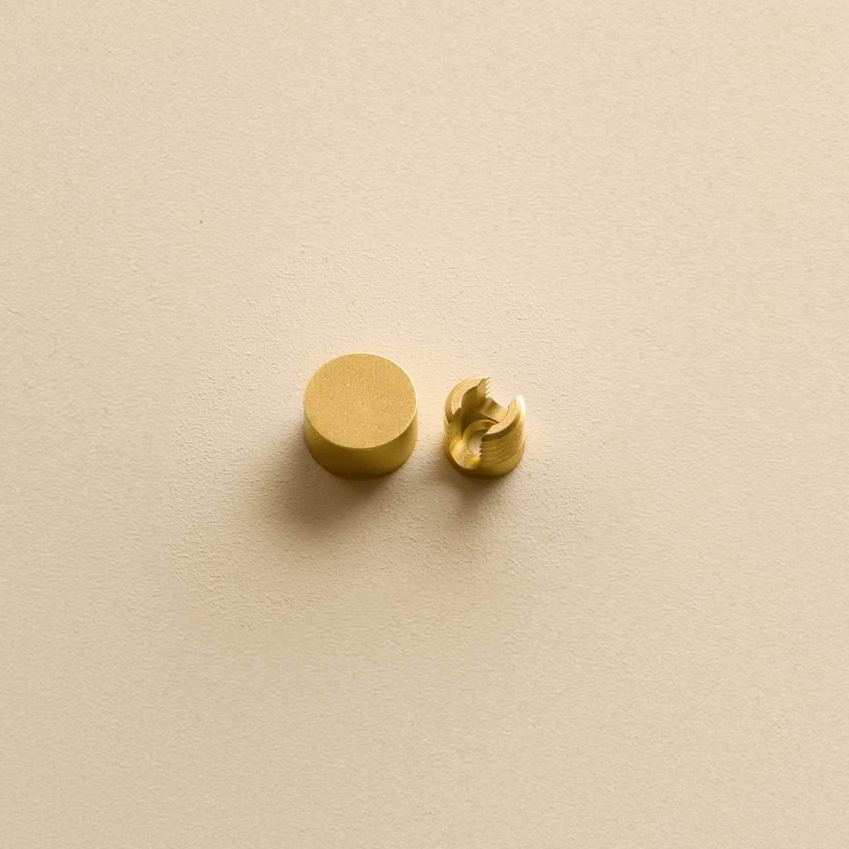 Tala Voronoi I Plug-In Pendant in Brass