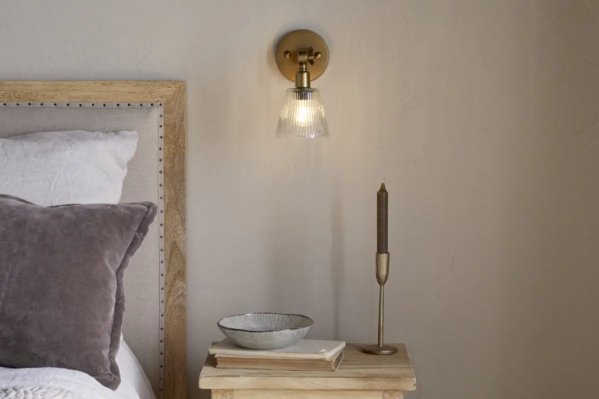 Nkuku - Davika Ribbed Glass Task Wall Lamp - Clear & Antique Brass
