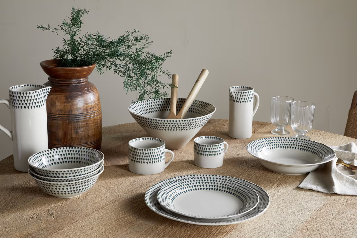 Nkuku - Juniper Drop Dinner Plate - Cream & Juniper