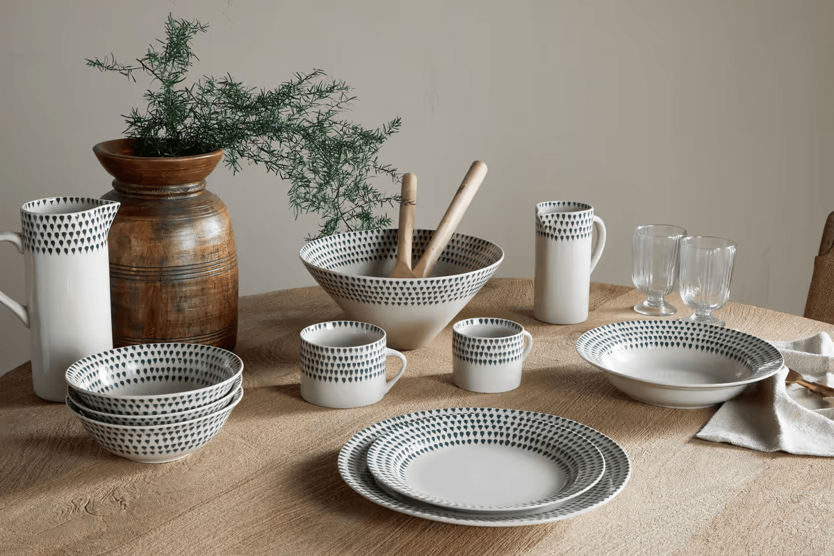Nkuku - Juniper Drop Dinner Plate - Cream & Juniper