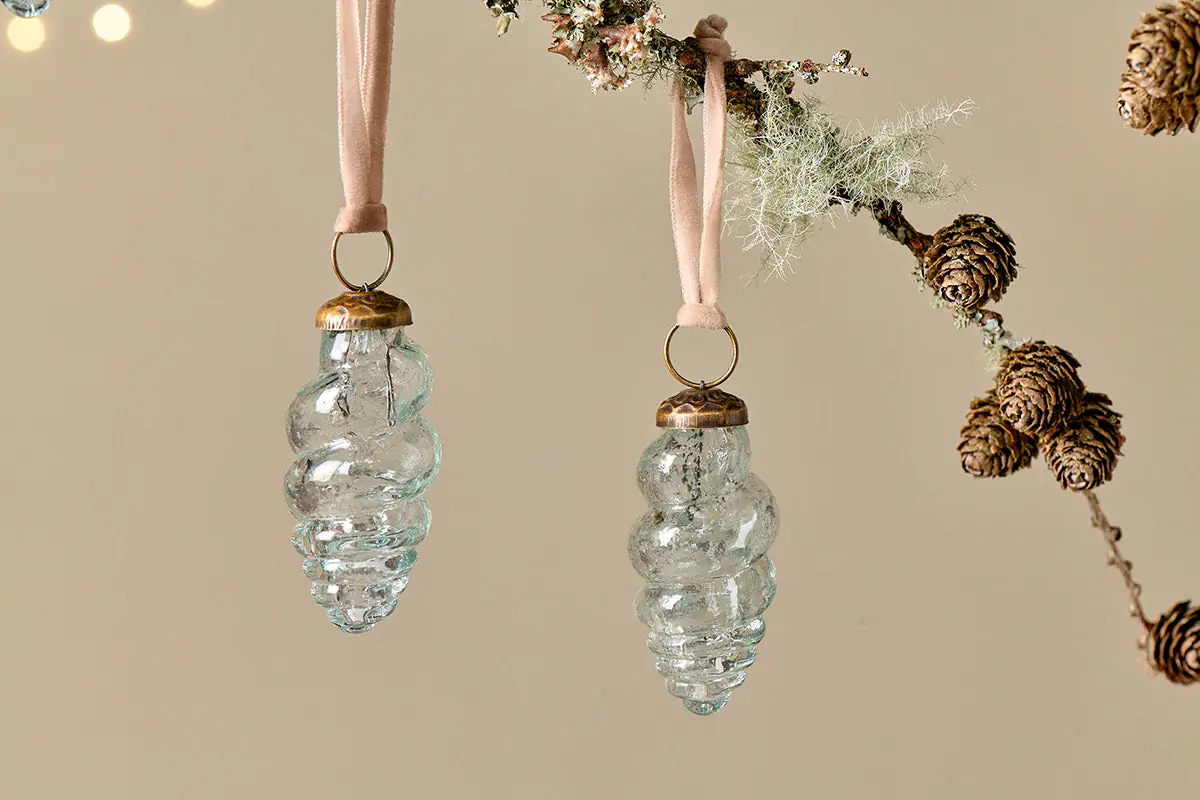 Nkuku - Khol Shell Baubles - Clear Antique (Set of 4)
