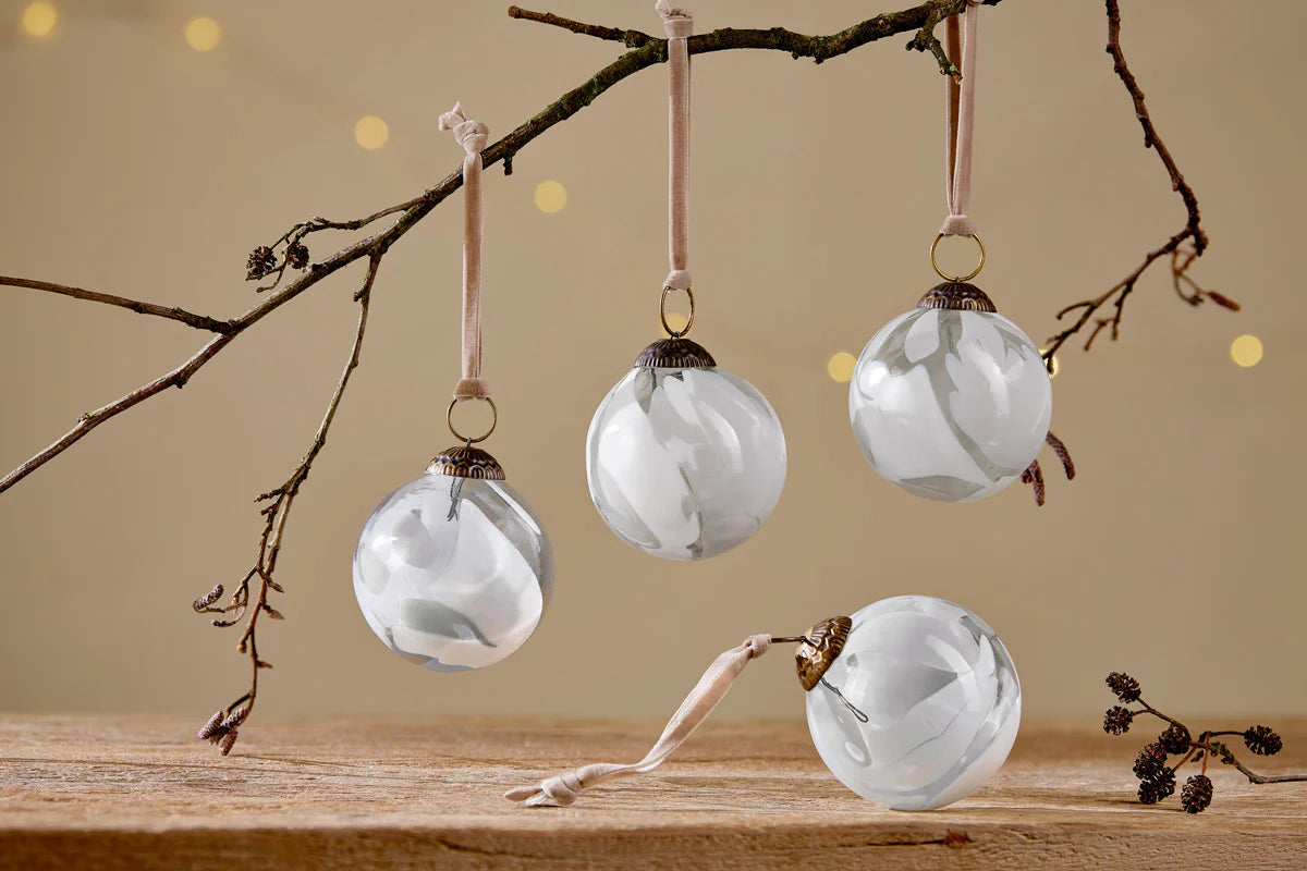 Nkuku Lohara Baubles - White (Set of 4)