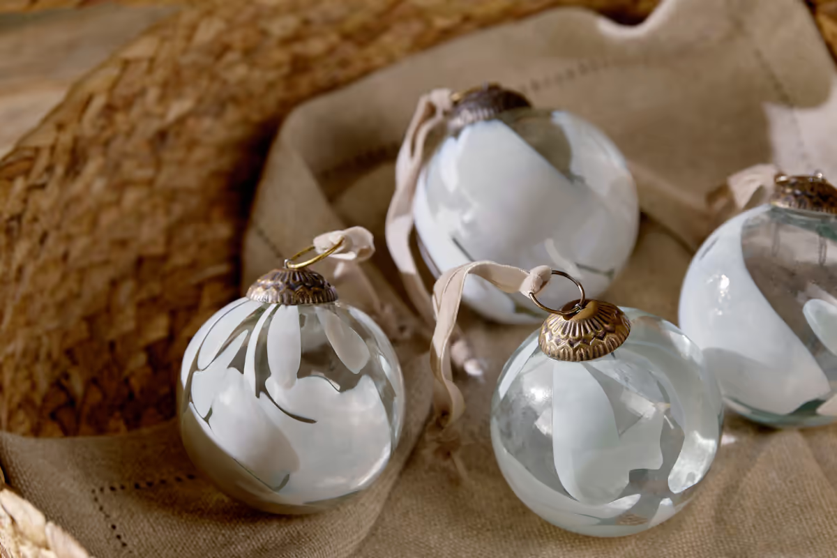 Nkuku - Lohara Baubles - White (Set of 4)