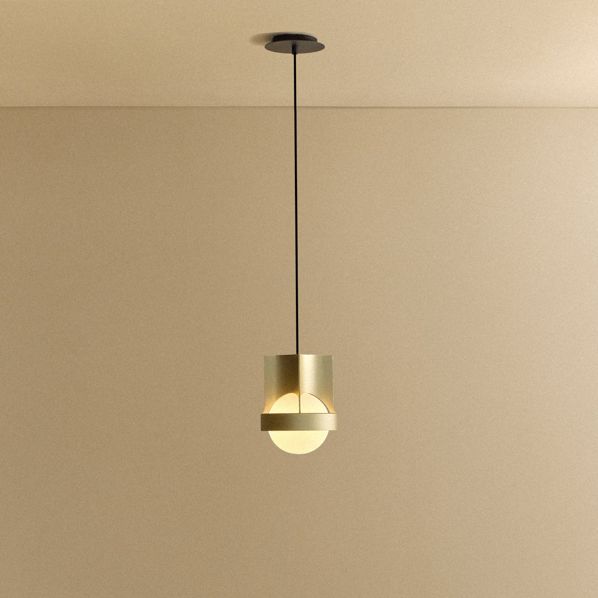 Tala Loop Single Pendant in Gold + Sphere IV