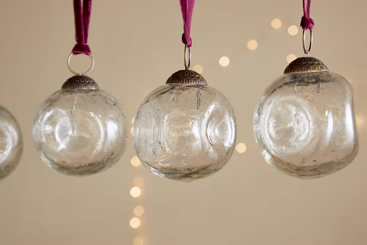 Nkuku - Nishan Pinched Baubles - Clear (Set of 4)