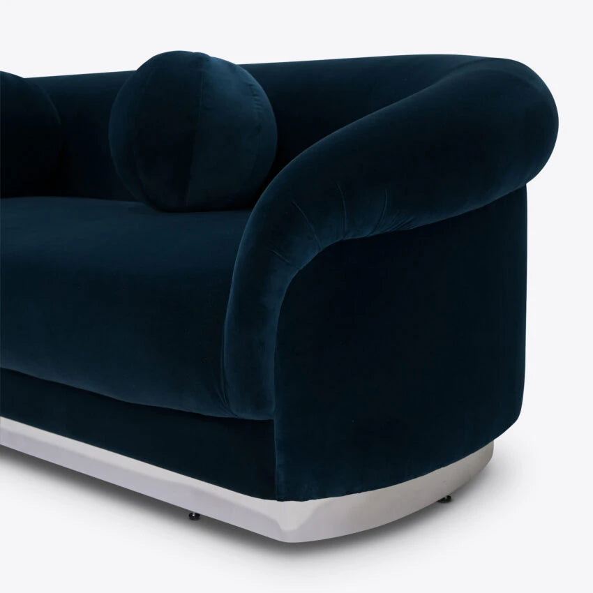 Pure White Lines Valentin Sofa