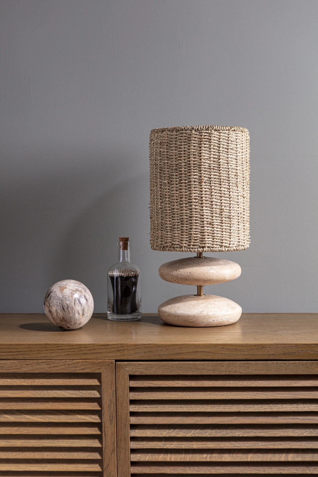 Pure White Lines - Beatrix Table Lamp