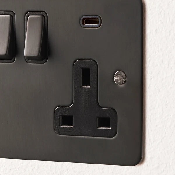 Pooky - Lucian Double Socket with USB Type C and Black Inserts - Bronze