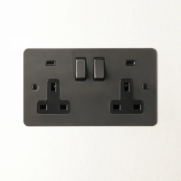 Pooky - Lucian Double Socket with USB Type C and Black Inserts - Bronze