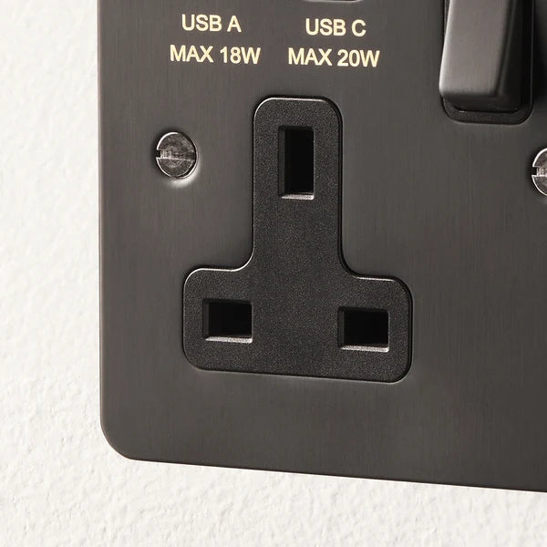 Pooky - Lucian Single Socket With USB Type A & C and Black Inserts - Bronze