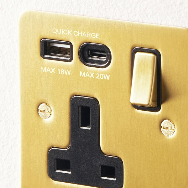 Pooky - Lucian Single Socket With USB Type A & C and Black Inserts - Top Brass