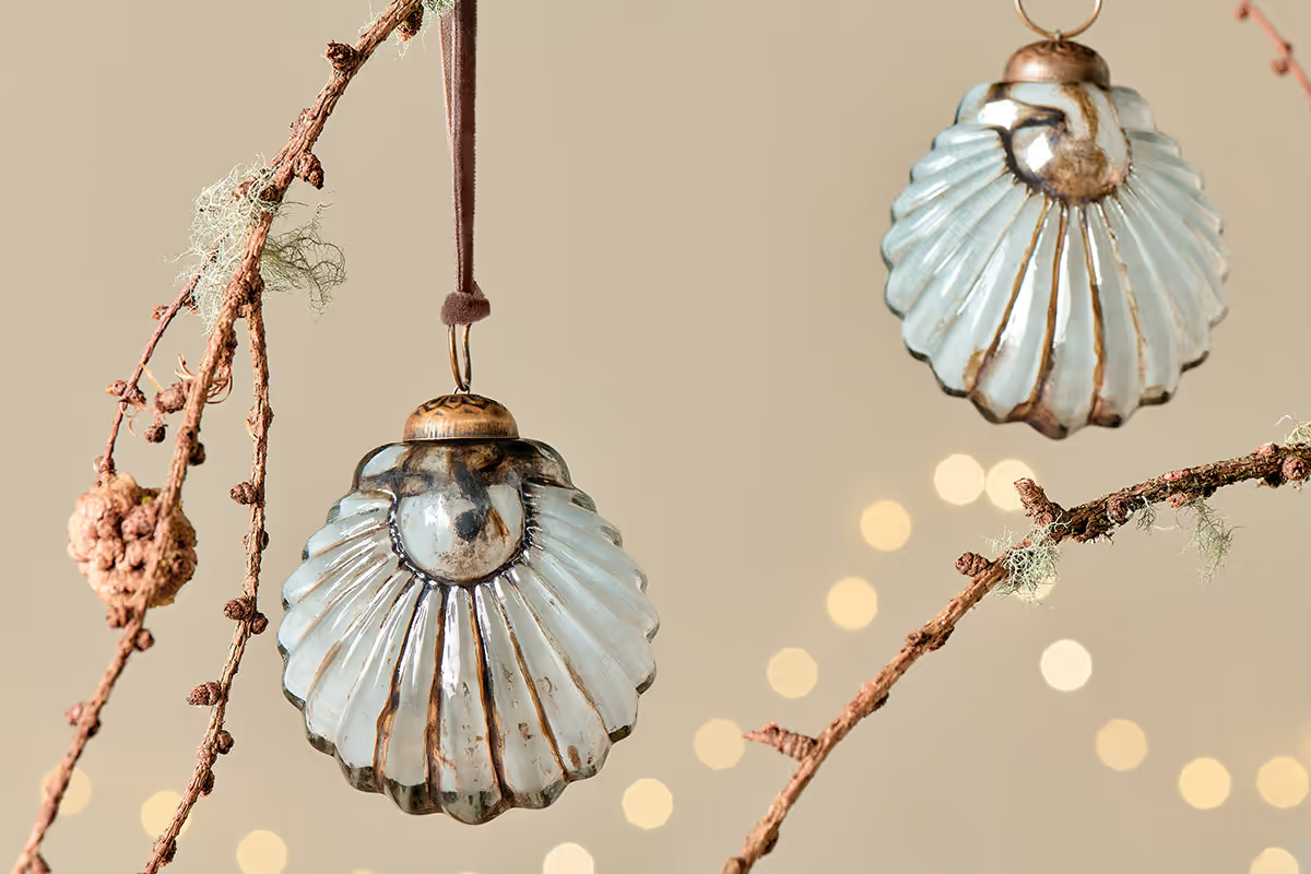 Nkuku - Sohni Shell Baubles - Gold & Cream - (Set of 4)