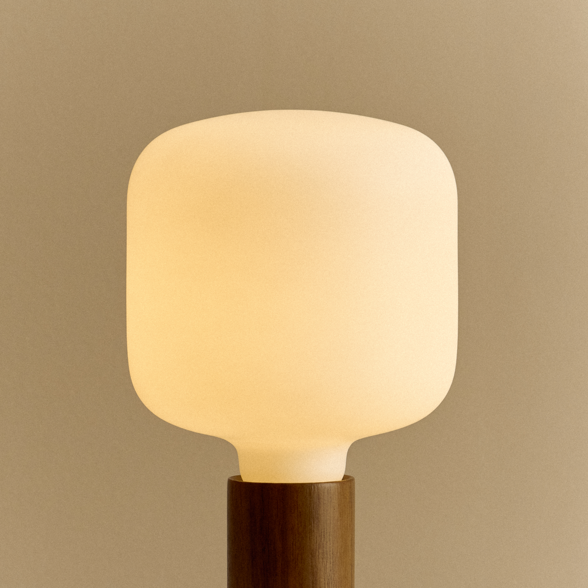 Tala Knuckle Table Lamp in Walnut + Oblo
