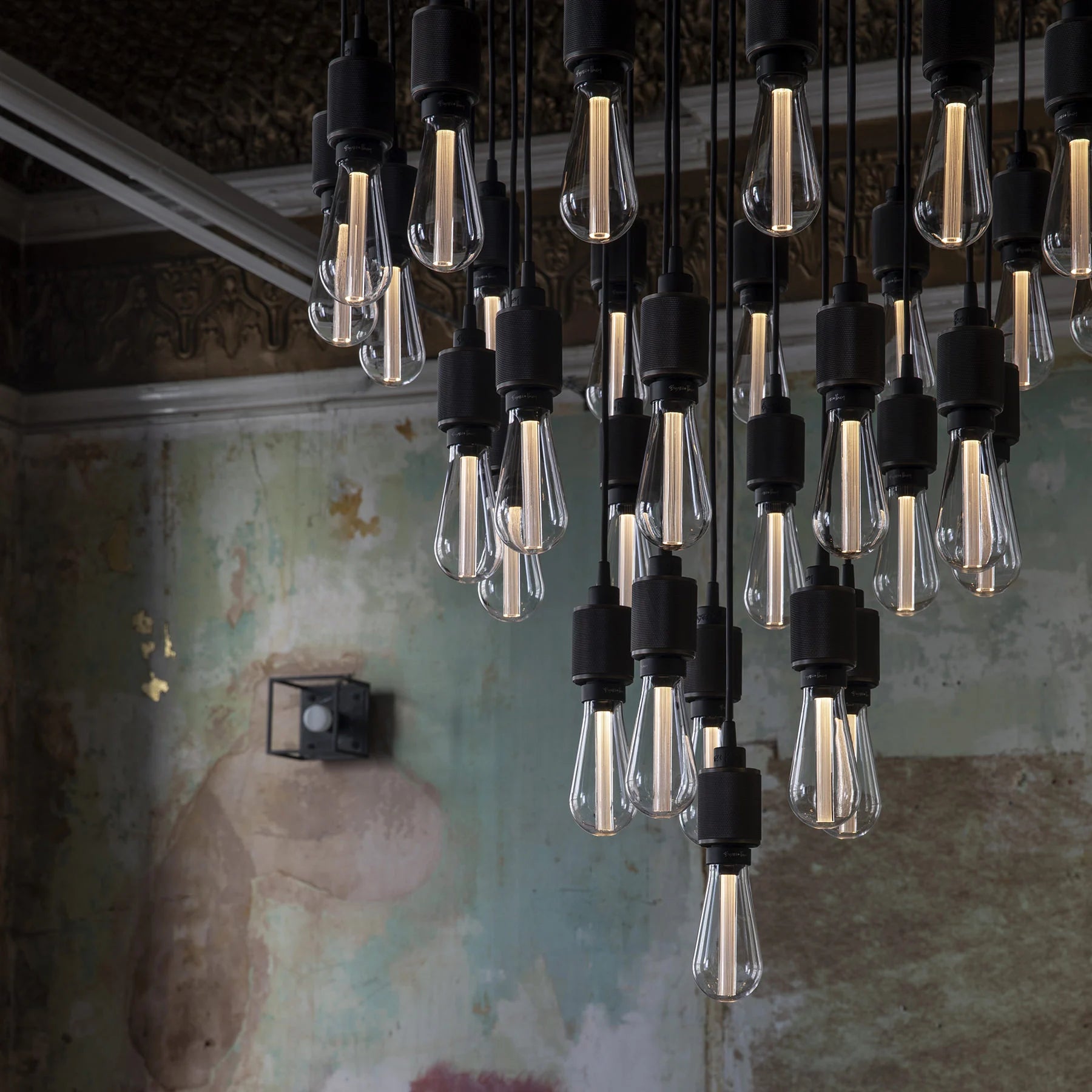 Buster & Punch E27 Buster Bulb - Crystal - Non-Dimmable