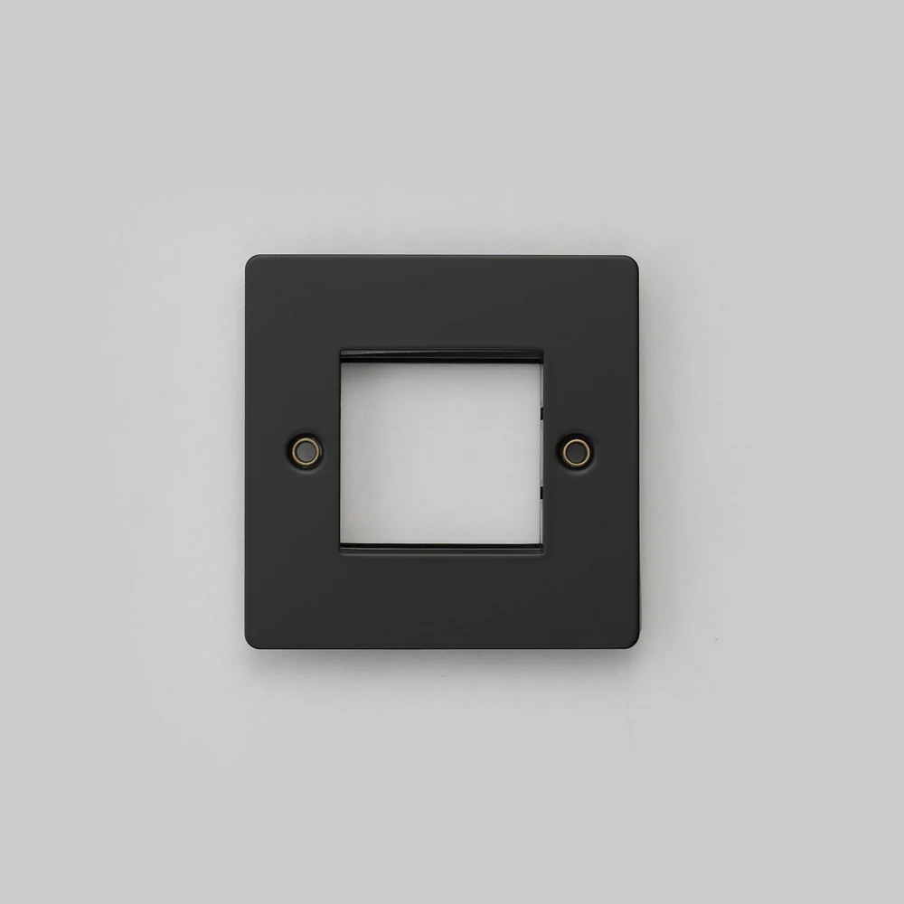 Buster & Punch - 1G Wall Plate For 1 Module 45mm - Black Finish