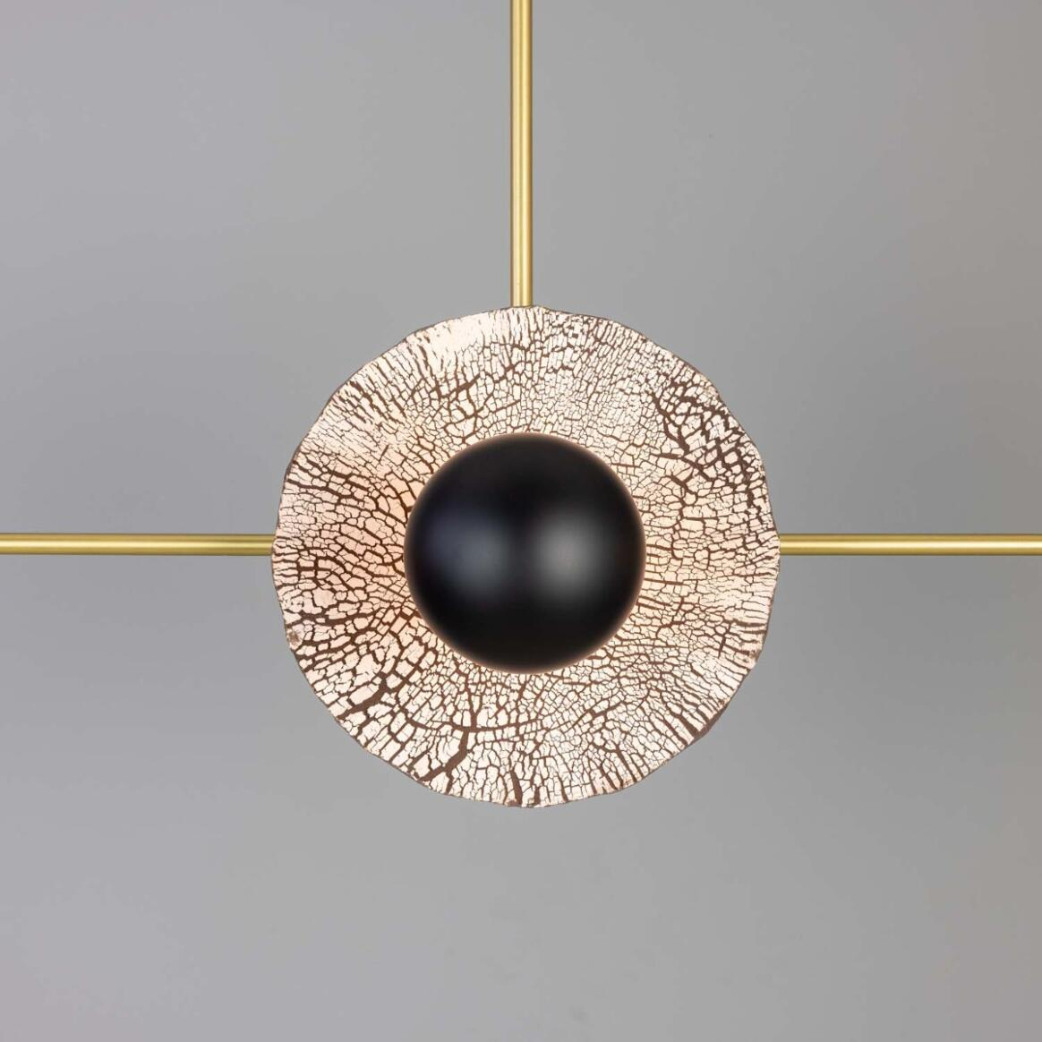 Mullan Lustre Eclipse en laiton avec six lampes Kapok argile noire 118 cm IP20 - Satin Brass Finish