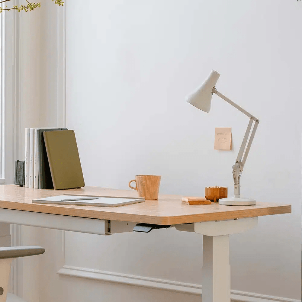 Anglepoise Light - 90 Mini Mini Desk Lamp Jasmine White - Jasmine White Finish - Arms and Aluminium Shade