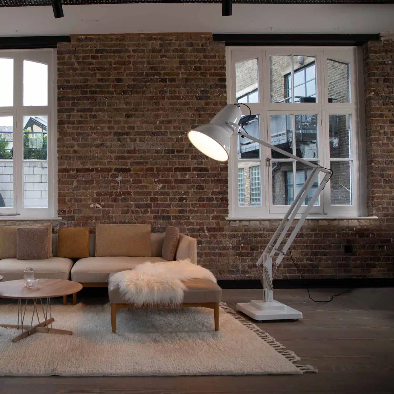 Anglepoise Light - Original 1227 Giant Floor Lamp Alpine White - Alpine White Finish - Aluminium Fork Block Shade