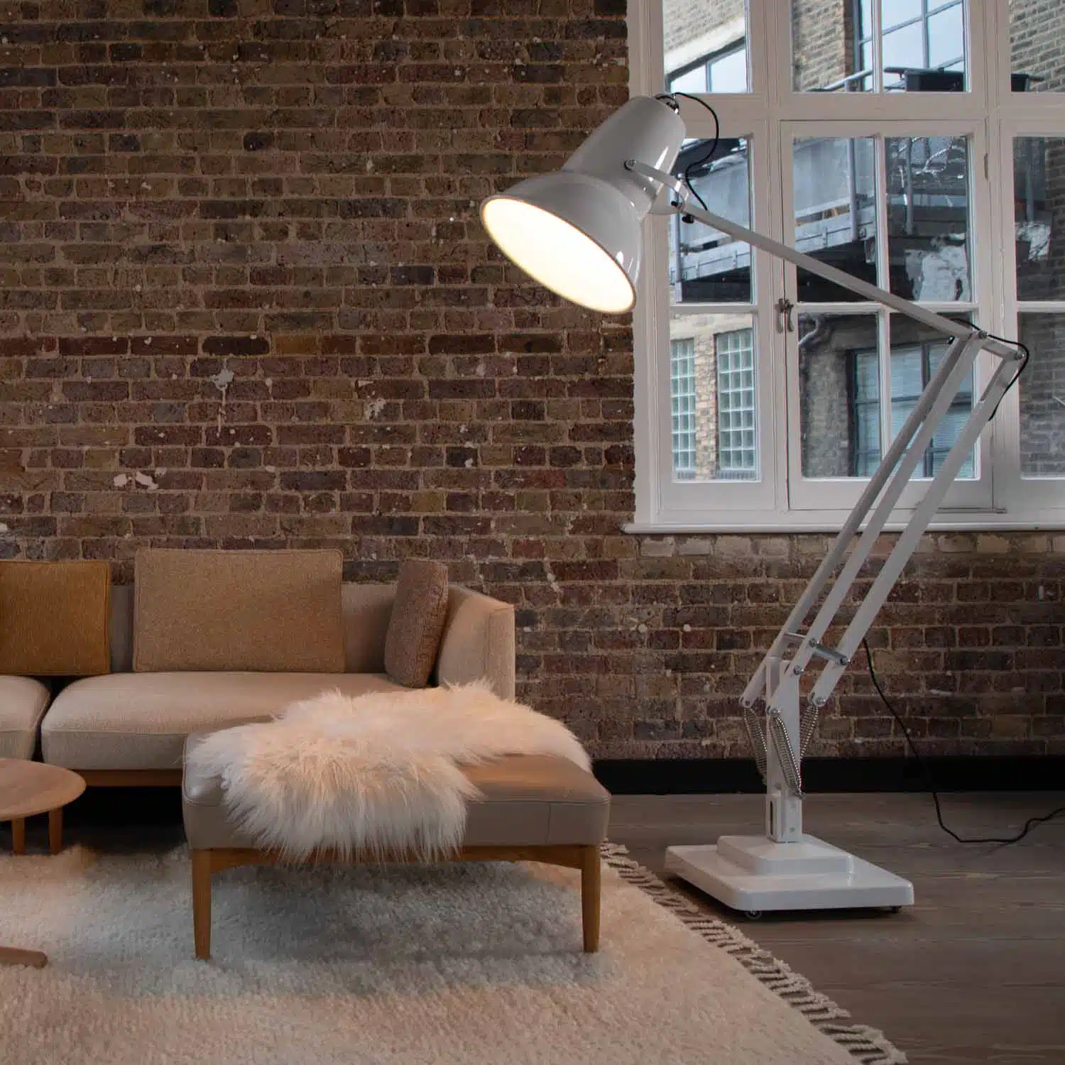 Anglepoise Light - Original 1227 Giant Floor Lamp Alpine White - Alpine White Finish - Aluminium Fork Block Shade