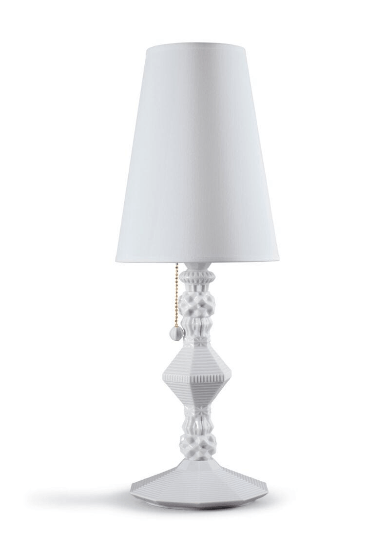 Lladró - Belle de Nuit Table lamp - White made of fine porcelain, featuring a stylish design and delicate details.