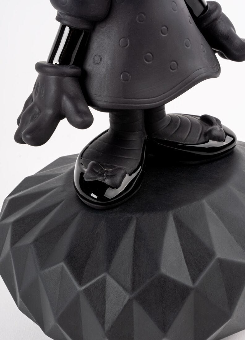 Lladró - Minnie Total Black Sculpture