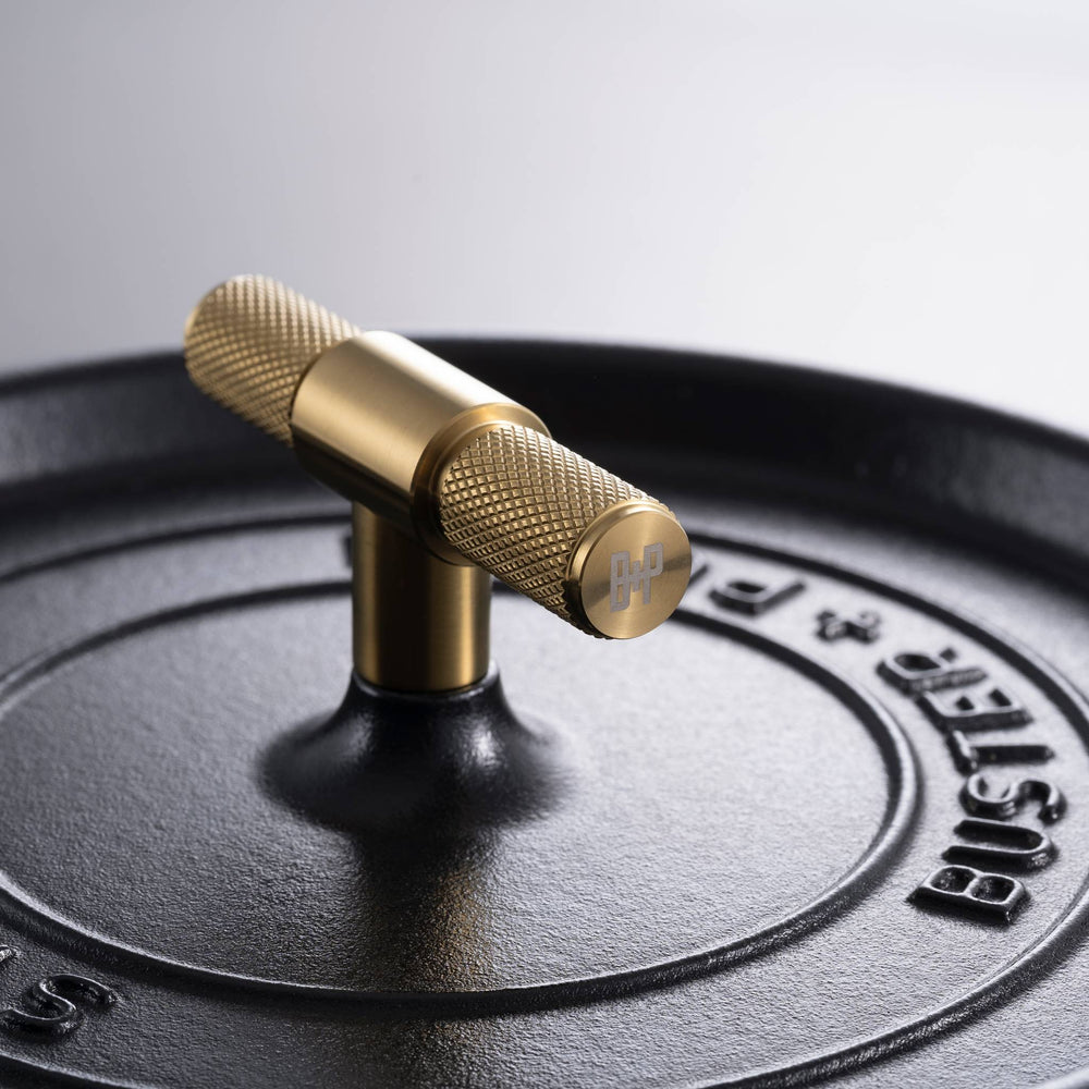 Buster & Punch - Cocotte Cross - 24CM - Staub - Black - Brass