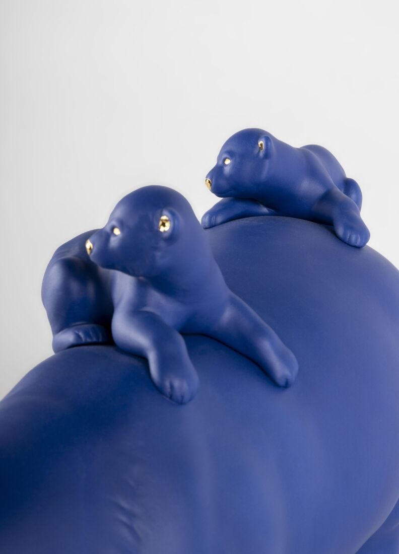 Lladró - Mummy Bear and Babies ( Blue-Gold ) Sculpture - Limited Edition