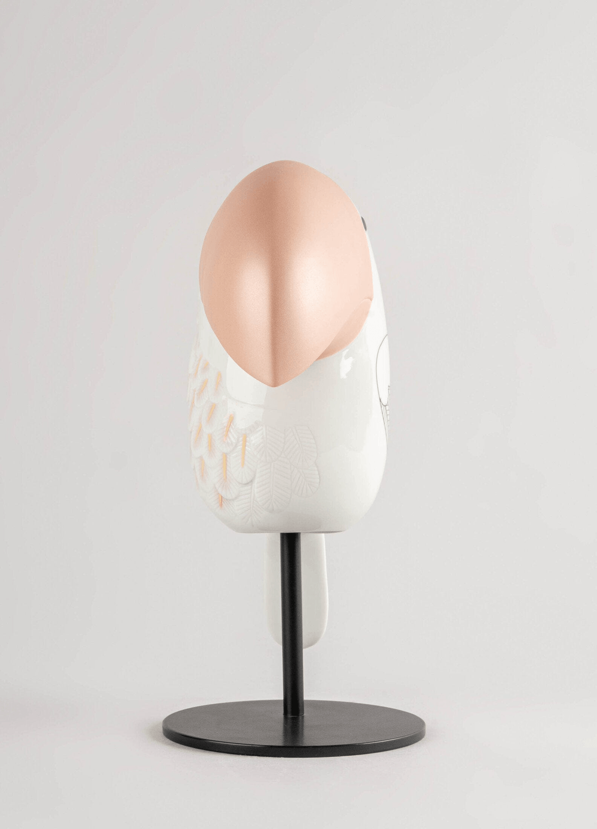 Lladró - Face 2 Face - Toucan porcelain decorative bird sculpture on a black stand