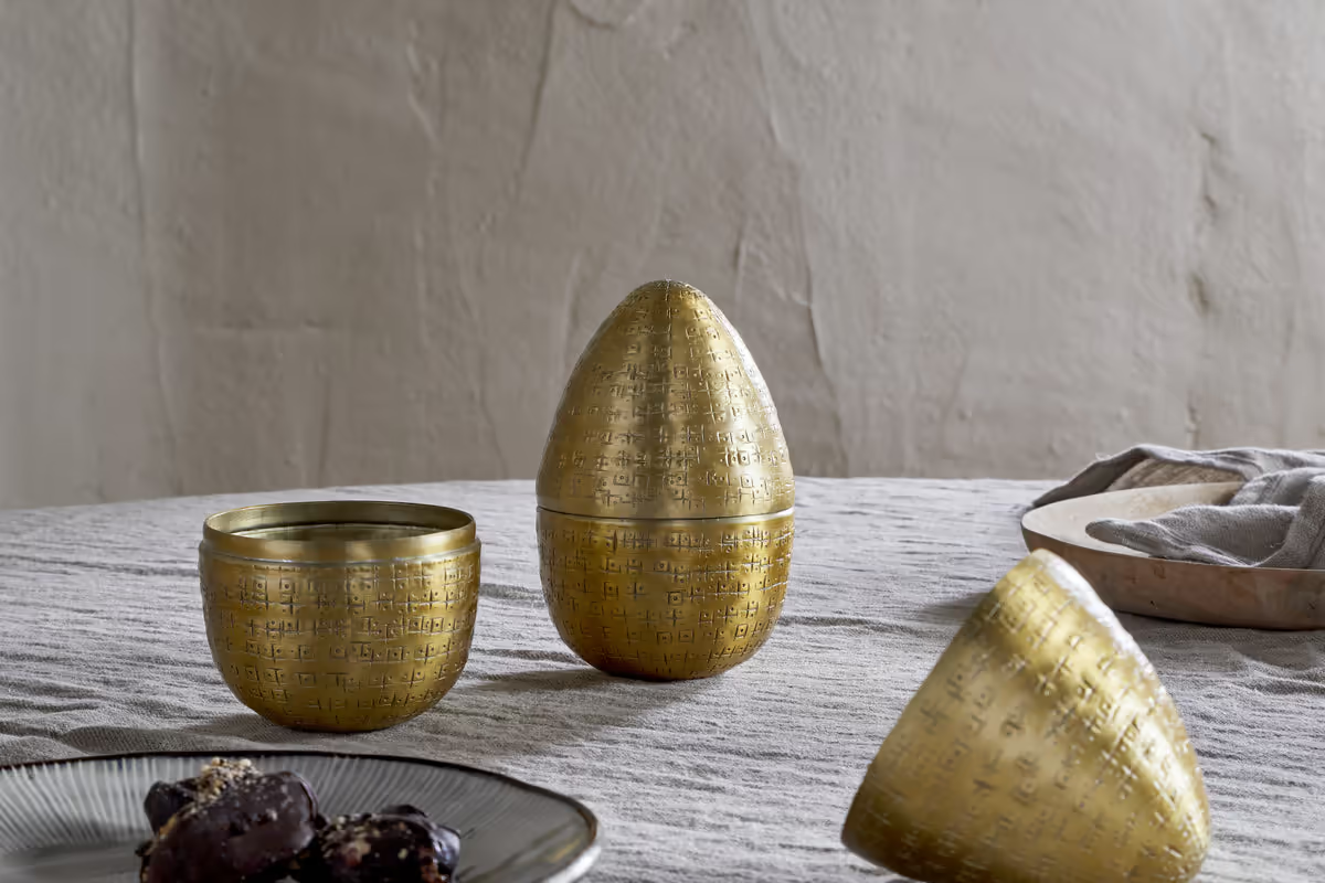 Nkuku - Mutti Hammered Opening Egg - Antique Brass