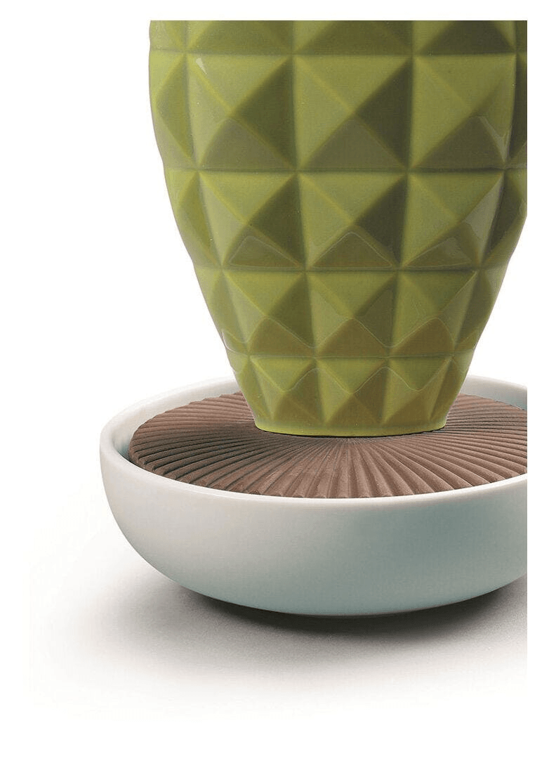 Lladró - Opuntia Cactus Diffuser - Gardens of Valencia Scent with porcelain base and unique design.