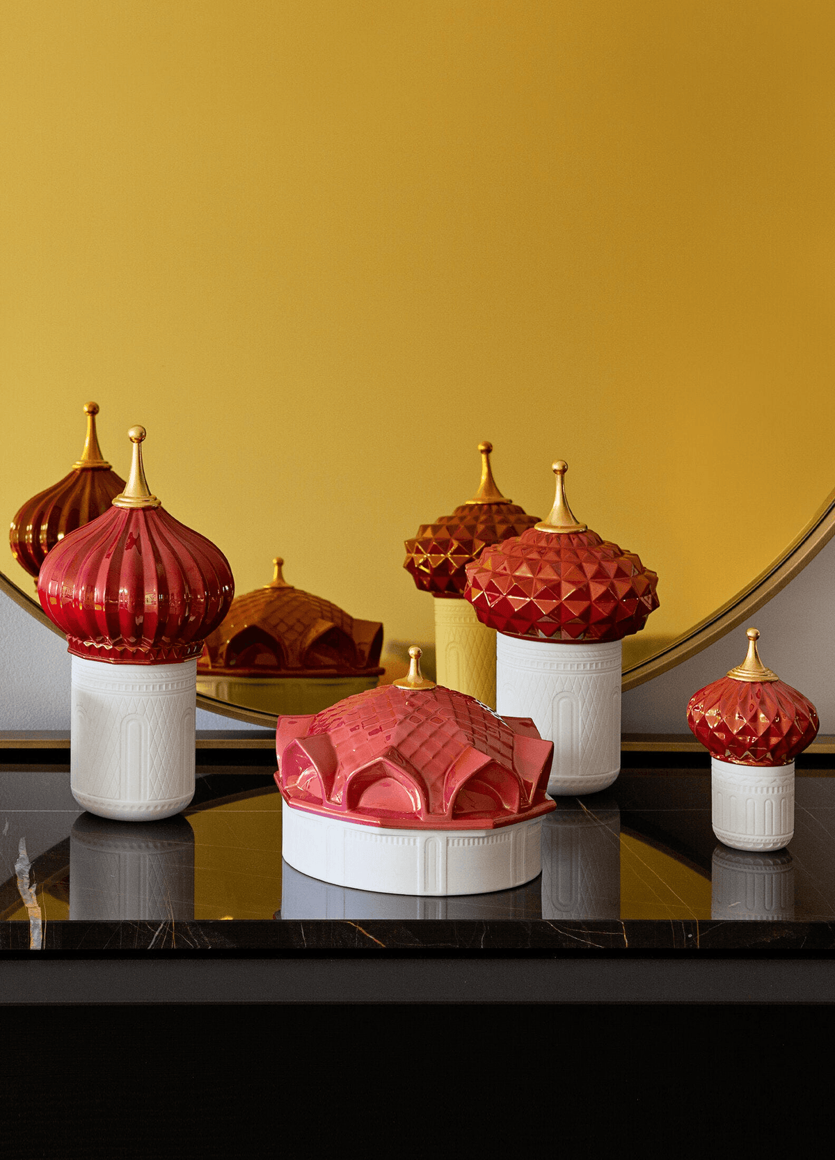 Lladró - Scheherazade's Quarters Candle 1001 Lights (peony) - Night Approaches Scent in decorative porcelain containers.