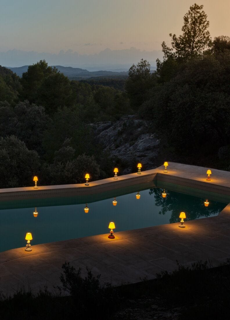 Lladró - Lotus Firefly Table Lamp - White