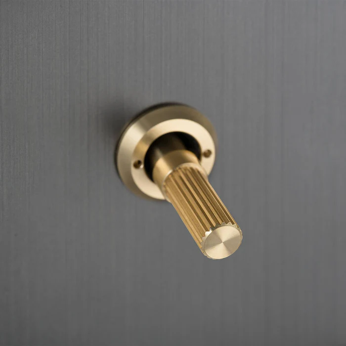Buster & Punch - Detail Kit Toggle Linear - Brass Finish