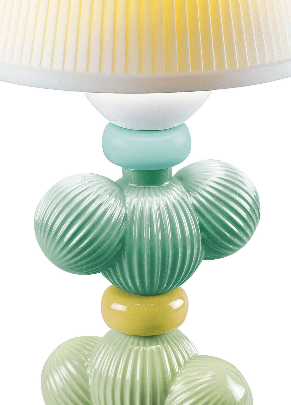 Ribbed Porcelain Lladro base of the Lladró - Cactus Firefly Table Lamp - Green