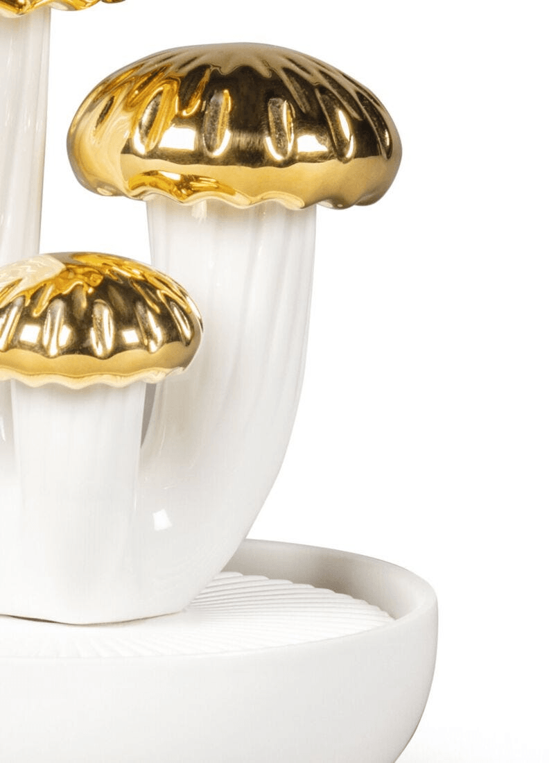 Lladró - Boletus 3 Diffuser - Gold - Gardens of Valencia Scent made of white porcelain with gold details.