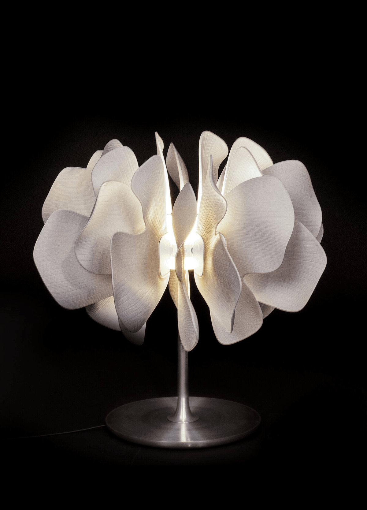 Lladro Porcelain petals glowing: Lladró - Nightbloom Table Lamp - White