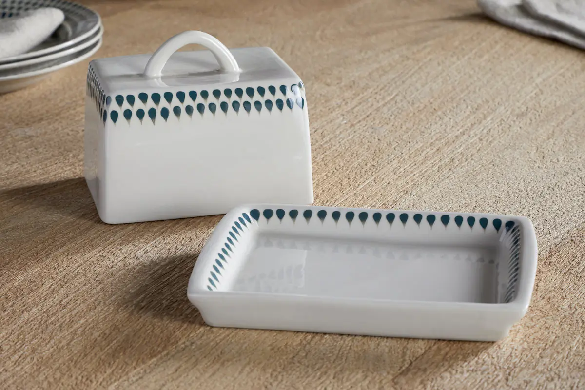 Nkuku - Juniper Drop Butter Dish - Cream & Juniper
