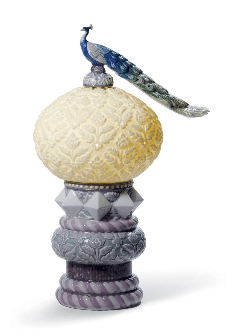 Lladró - Peacock Table Lamp featuring intricate porcelain design and peacock ornament, perfect for décor.