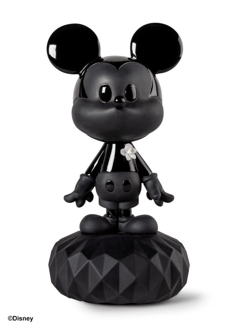 Lladró - Mickey Total Black Sculpture made of porcelain featuring a stylish black Mickey Mouse design.