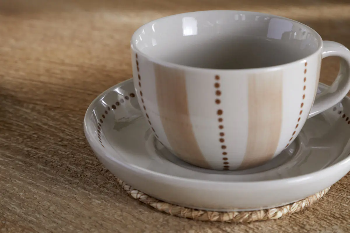 Nkuku - Patthar Cup & Saucer - Cream & Clay