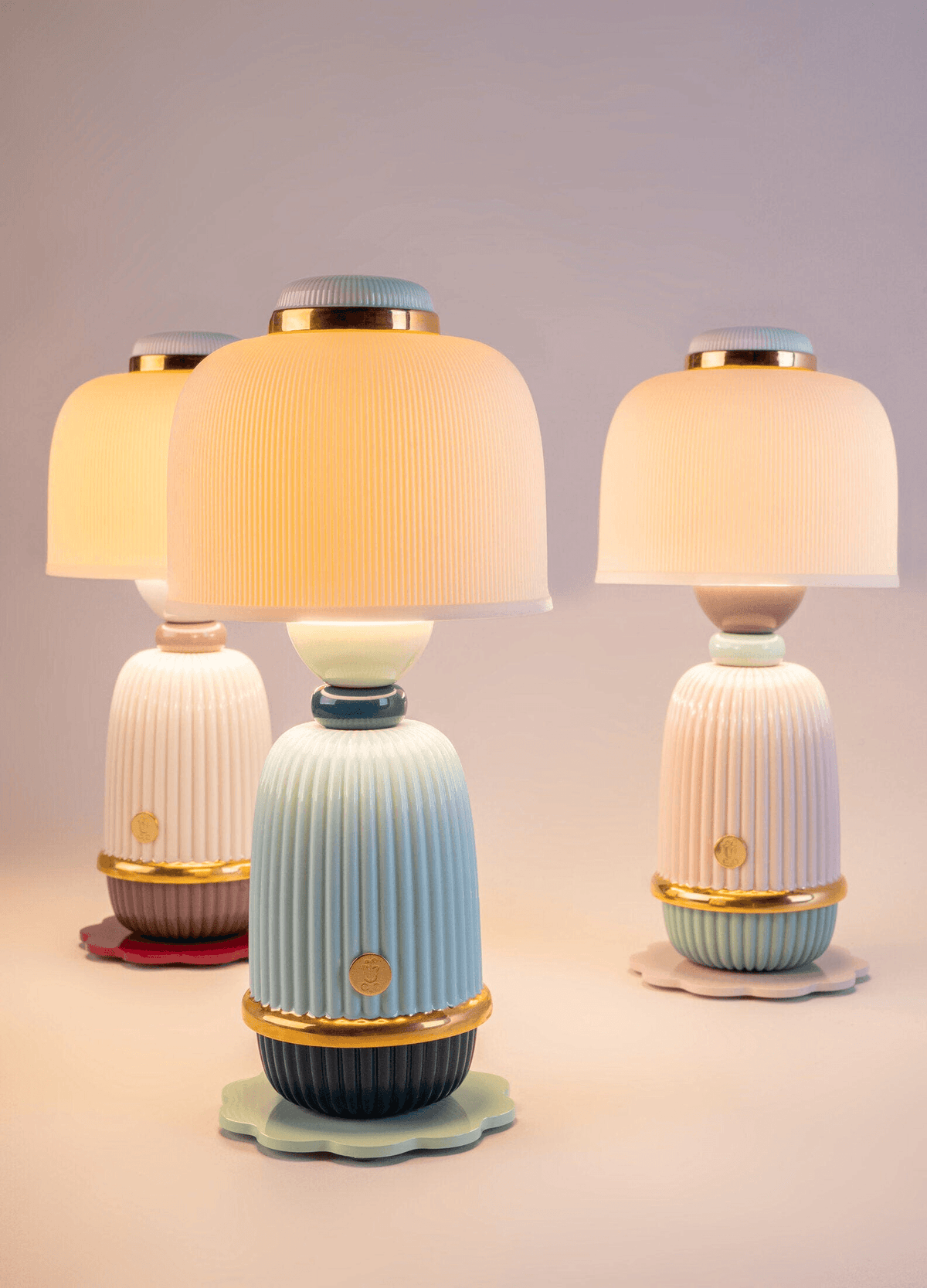 Porcelain Lladró - Kokeshi lamp - Cream. Decorative Lladro cordless lighting inspired by traditional Japanese dolls.