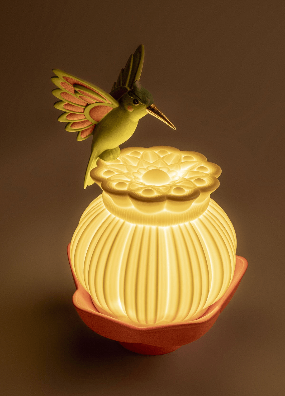 Lladró - Utopical Wireless Table Lamp with hummingbird and floral design in porcelain.