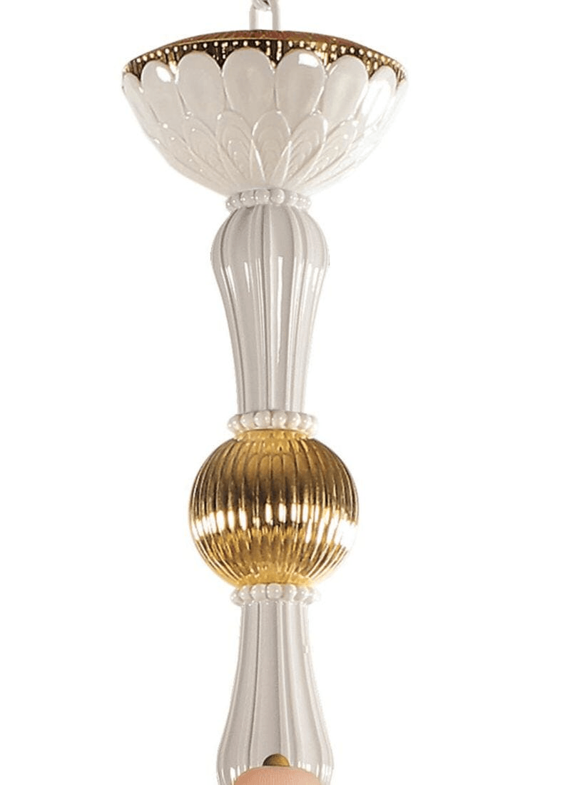 Lladró - Ivy and Seed 16 Lights Chandelier - Golden luster close-up view of porcelain and gold detailing.