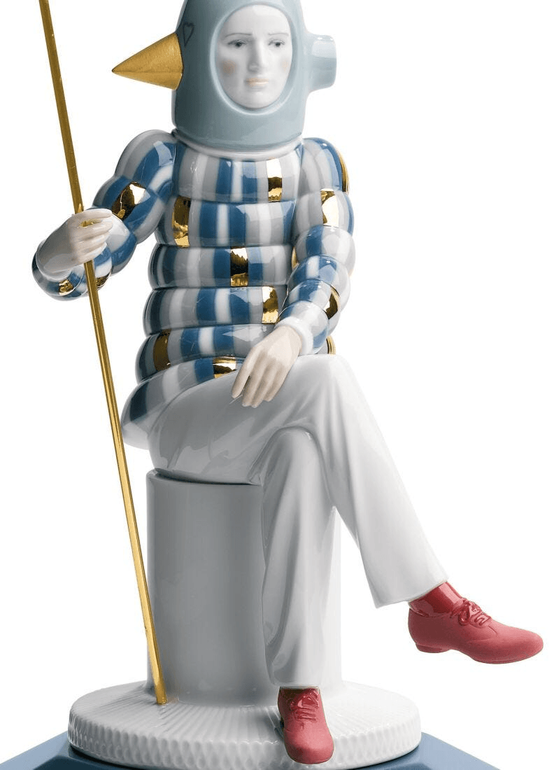 Lladró - The Lover III Sculpture in porcelain, showcasing a modern design with playful elegance.