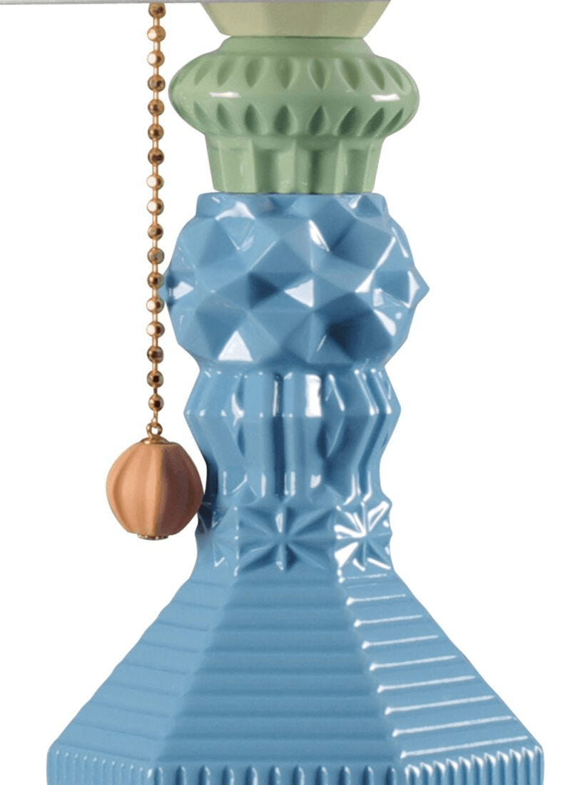 Lladró - Belle de Nuit Table lamp - Multicolor with blue, green, and decorative pull chain.