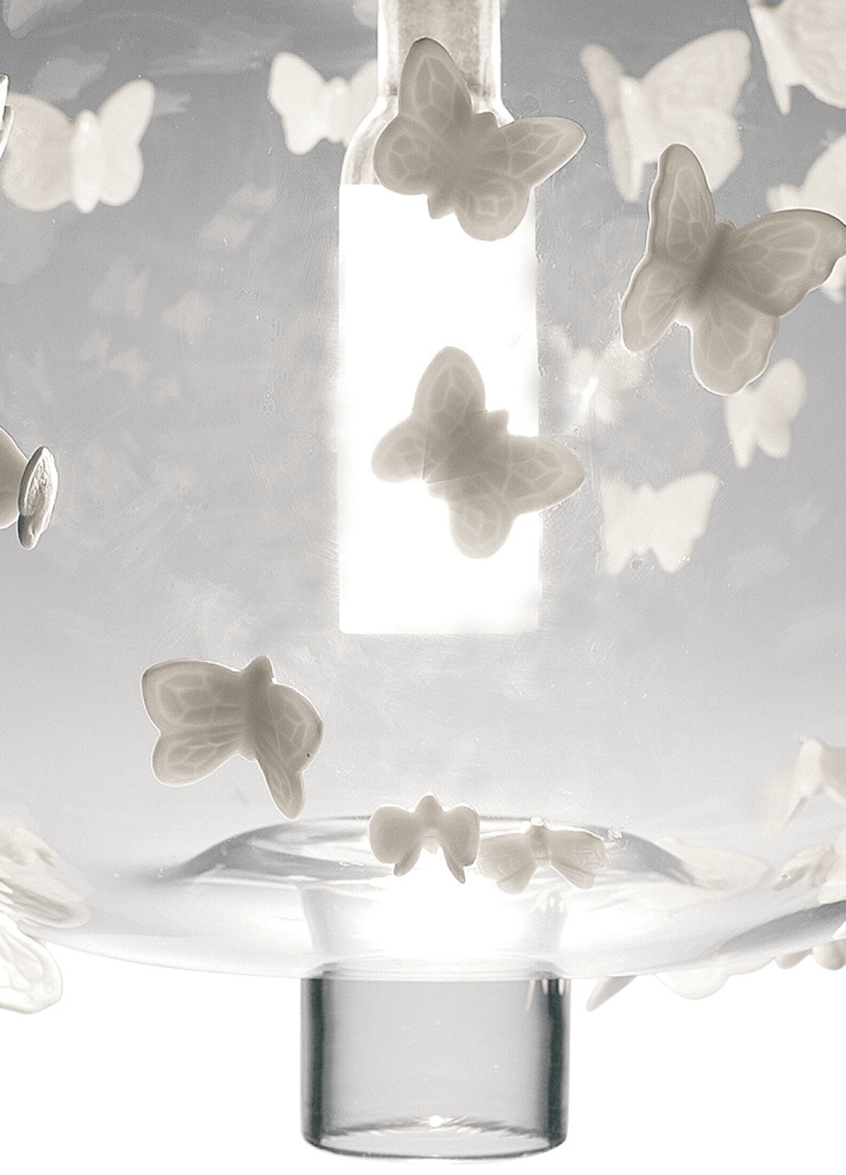 Lladró - Freeze Frame Butterflies Pendant Light showcasing delicate porcelain butterflies against a glowing background.