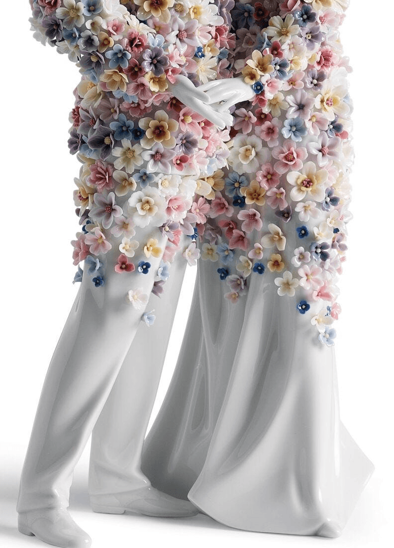 Lladró - Love III (blossoms) Sculpture made of porcelain with colorful floral decorations.